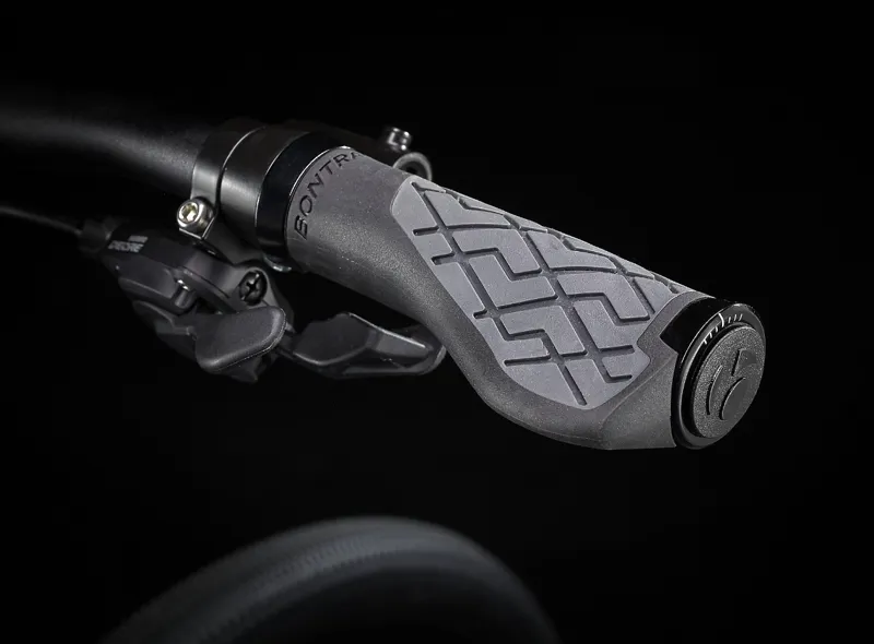 Trek Dual Sport 3 Gen 5 Hybrid Bike 2023 in Crimson Red-9